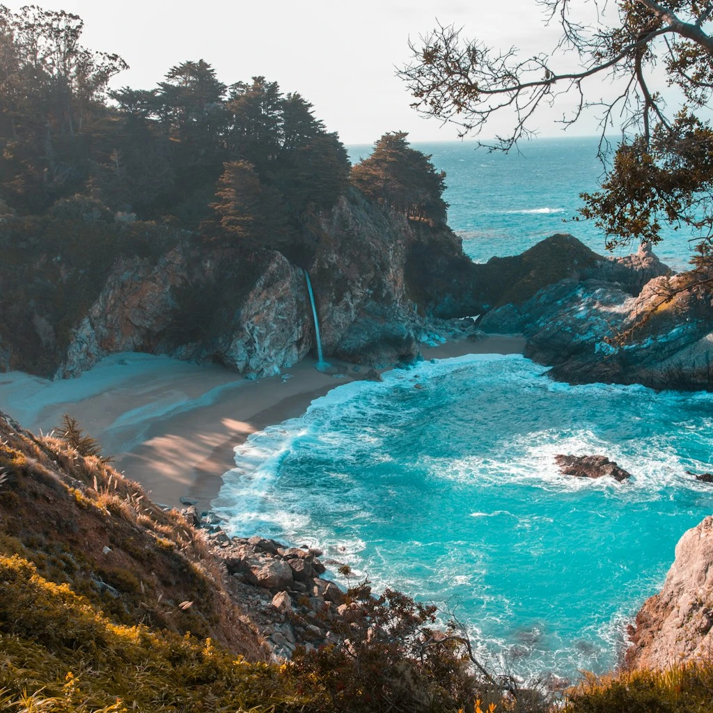 Tropical Beach Paradise & Turquoise Lagoon